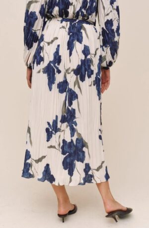 Bella Dahl Pleated Skirt - Indigo Iris Print - Image 3